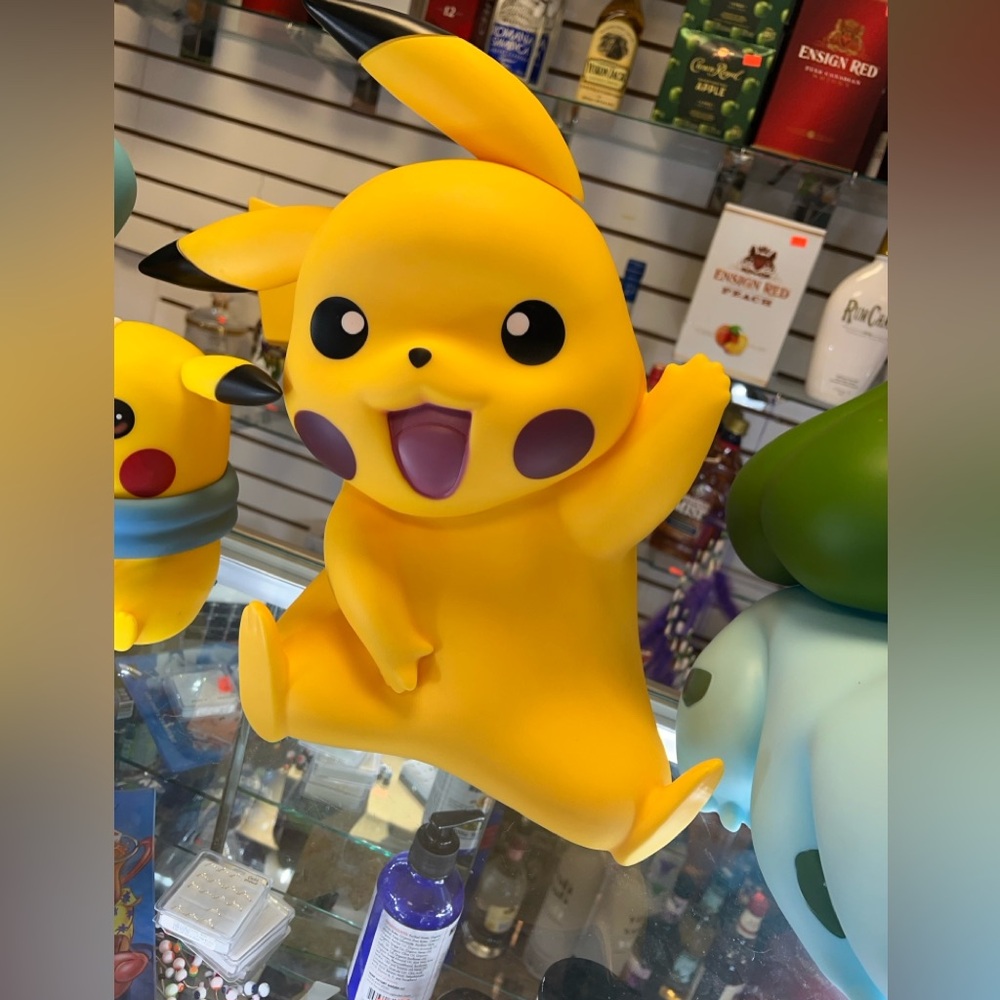 Pokémon Statue